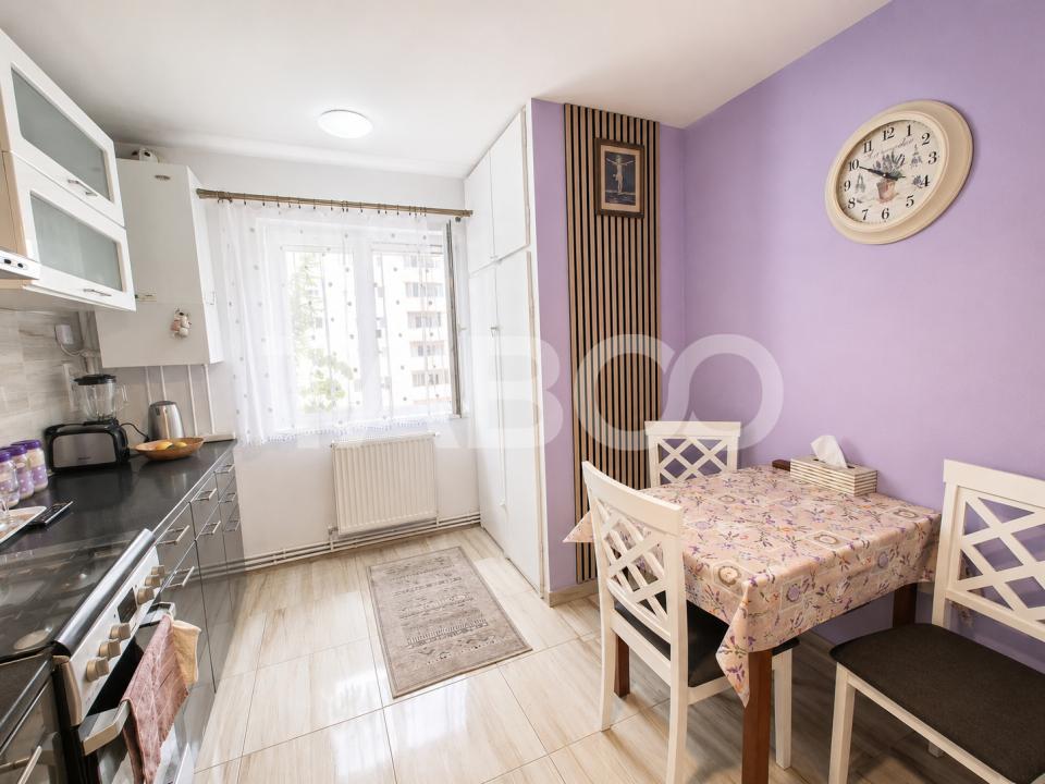 Apartament decomandat de vanzare 2 camere pivnita 2 balcoane