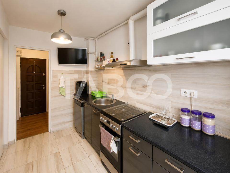 Apartament decomandat de vanzare 2 camere pivnita 2 balcoane