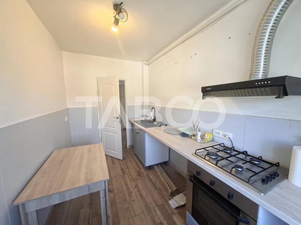 Apartament decomandat de vanzare 2 camere Strand etaj 4 acoperis