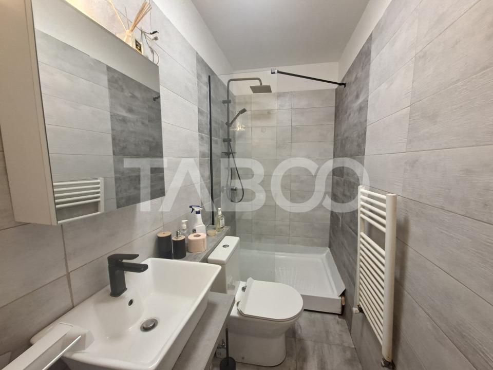 Apartament decomandat de vanzare 2 camere Strand etaj 4 acoperis