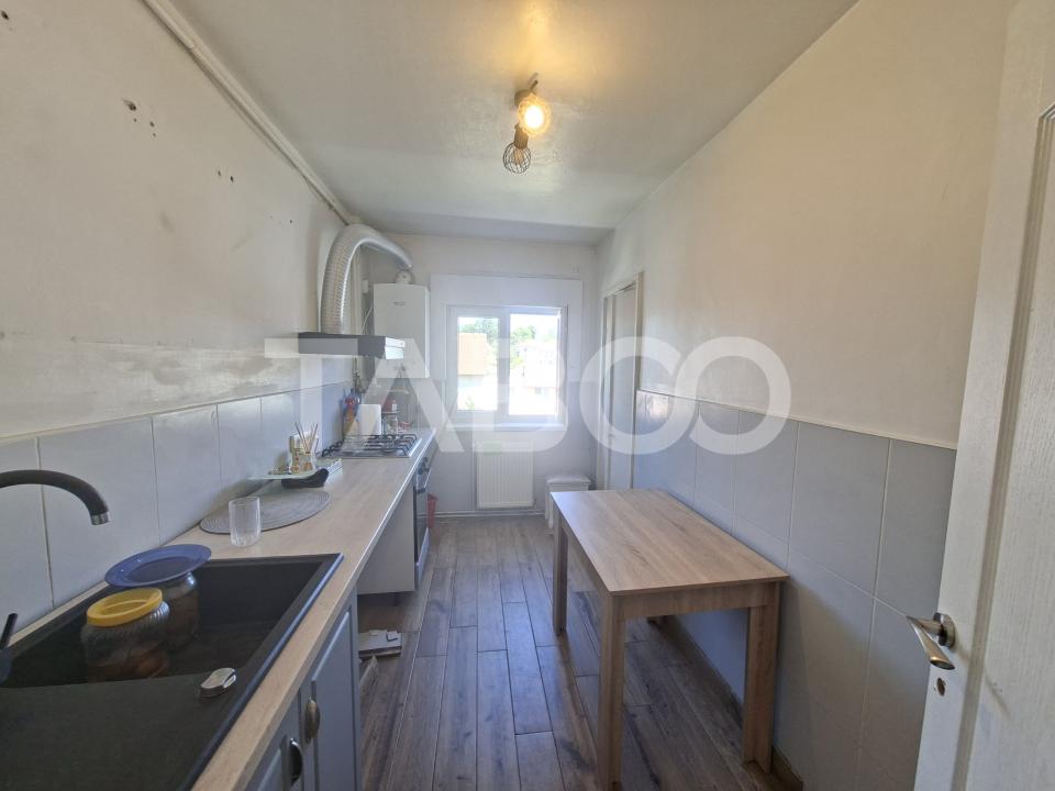 Apartament decomandat de vanzare 2 camere Strand etaj 4 acoperis