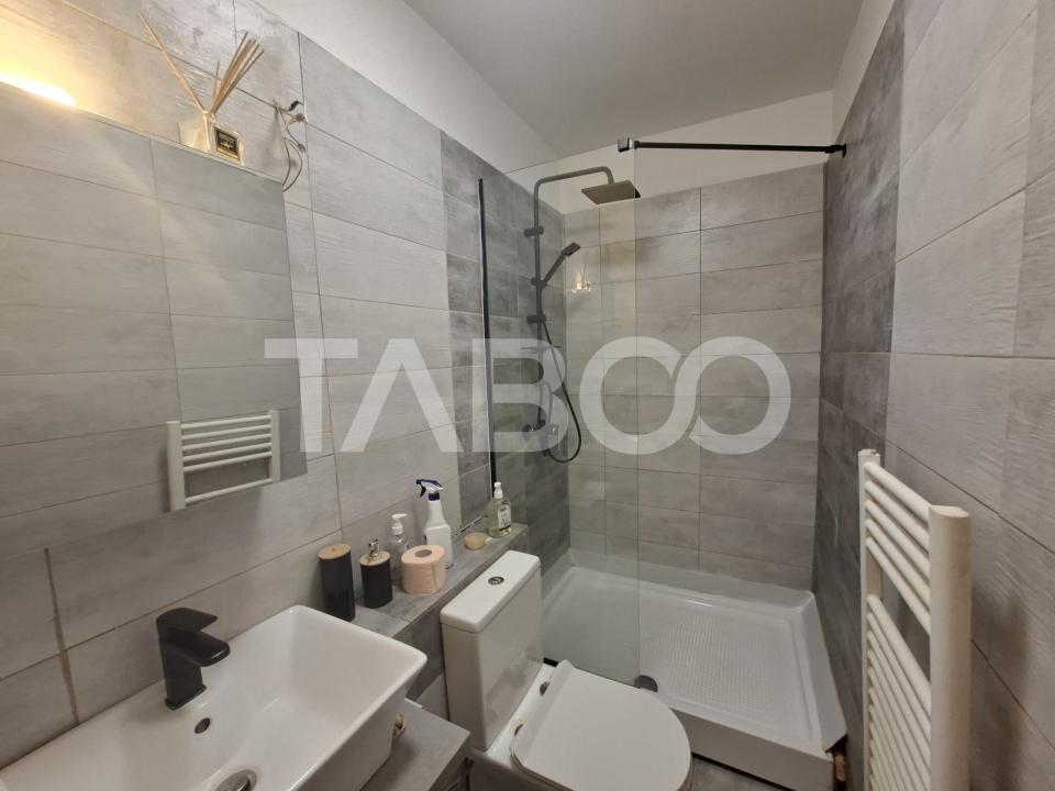 Apartament decomandat de vanzare 2 camere Strand etaj 4 acoperis