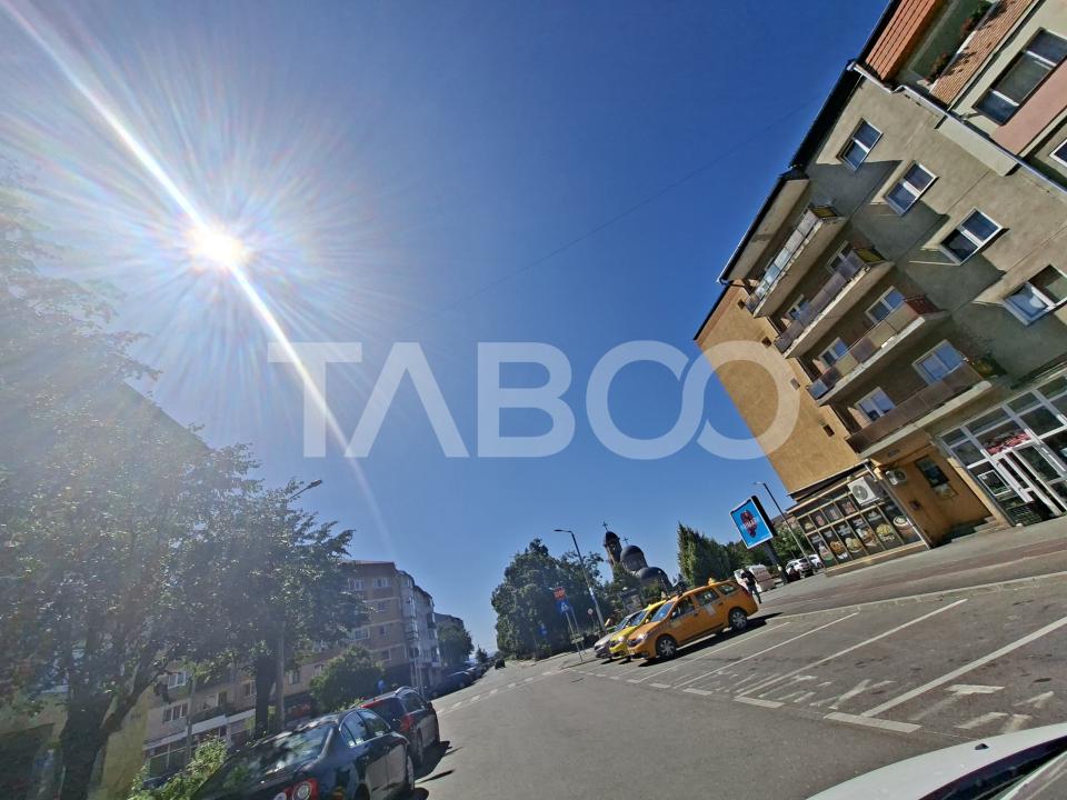Apartament decomandat de vanzare 2 camere Strand etaj 4 acoperis