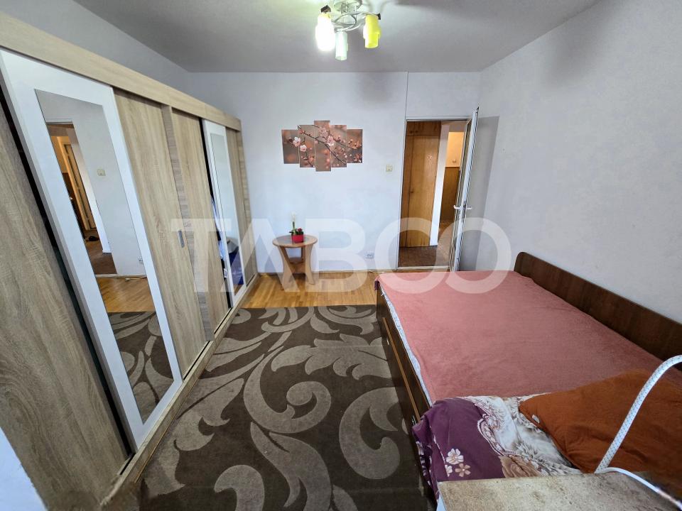 Apartament decomandat de vanzare 3 camere 2 bai pivnita Turnisor Sibiu