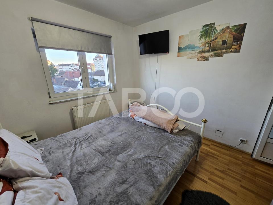 Apartament decomandat de vanzare 3 camere 2 bai pivnita Turnisor Sibiu