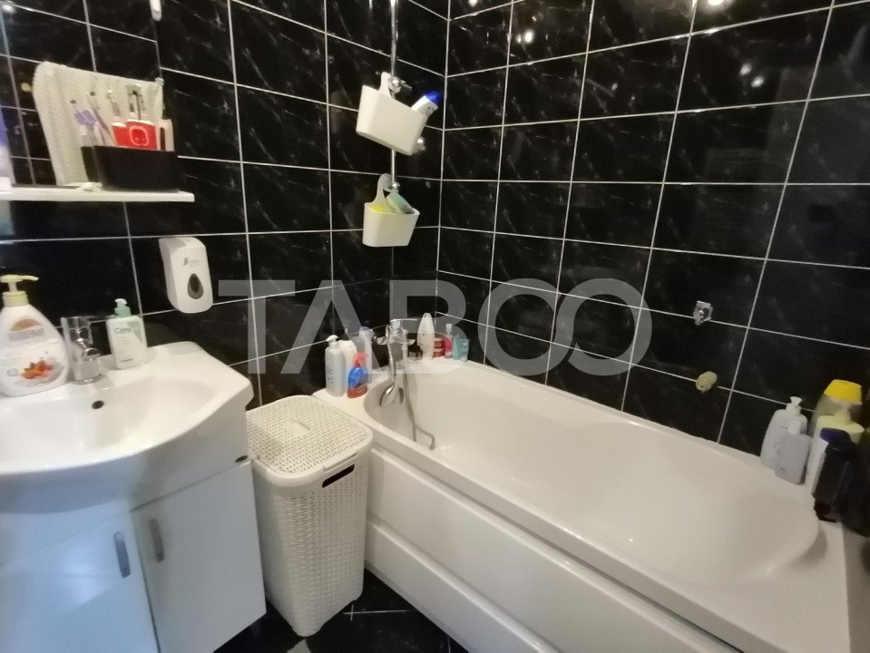 Apartament decomandat de vanzare 3 camere 87 mp utili mobilat Terezian
