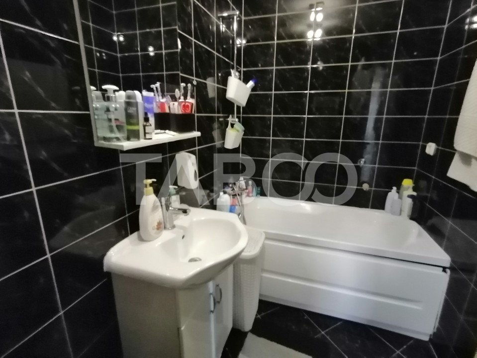 Apartament decomandat de vanzare 3 camere 87 mp utili mobilat Terezian
