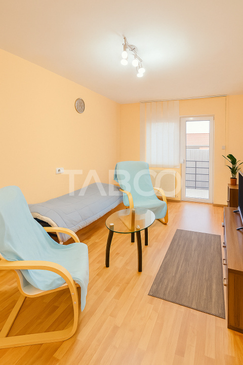 Apartament decomandat de vanzare 3 camere balcon parcare si curte