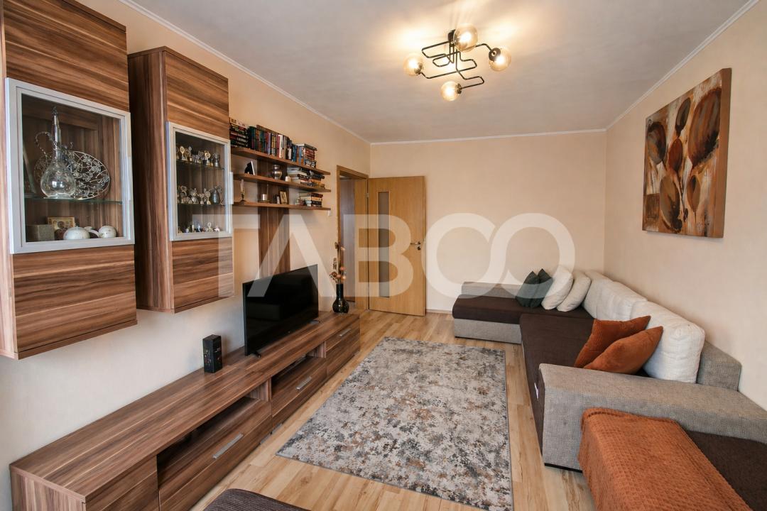Apartament decomandat de vanzare 3 camere pivnita Vasile Aaron
