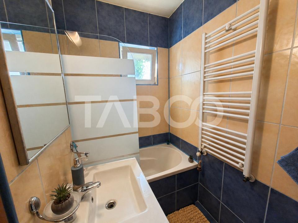 Apartament decomandat de vanzare 3 camere pivnita Vasile Aaron