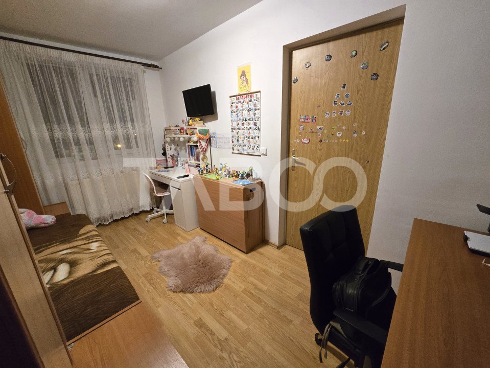 Apartament decomandat de vanzare 4 camere balcon 83 mpu Mihai Viteazul