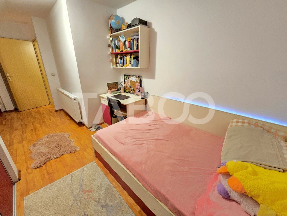 Apartament decomandat de vanzare 4 camere balcon 83 mpu Mihai Viteazul