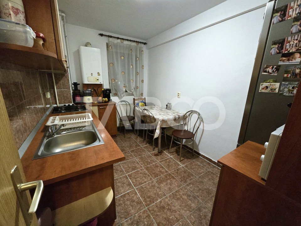 Apartament decomandat de vanzare 4 camere balcon 83 mpu Mihai Viteazul