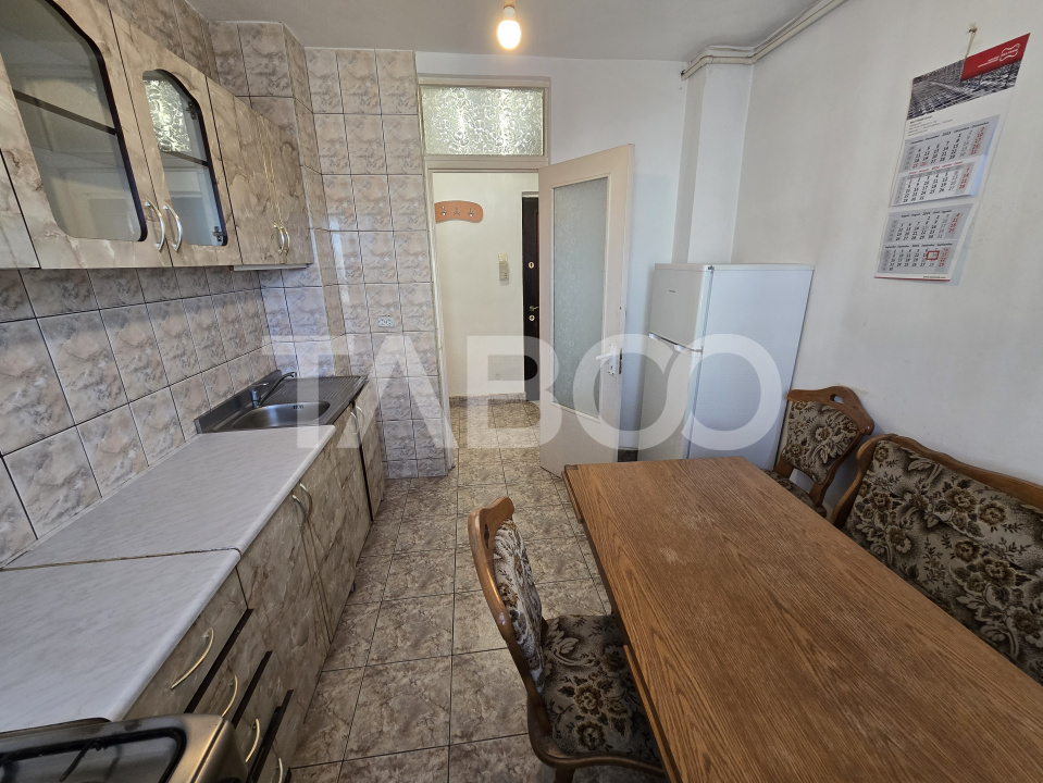 Apartament decomandat de vanzare 50 mp balcon lift Mihai Viteazu Sibiu
