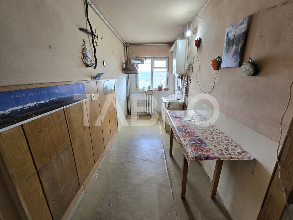 Apartament decomandat de vanzare 50 mpu balcon etaj intermediar lift