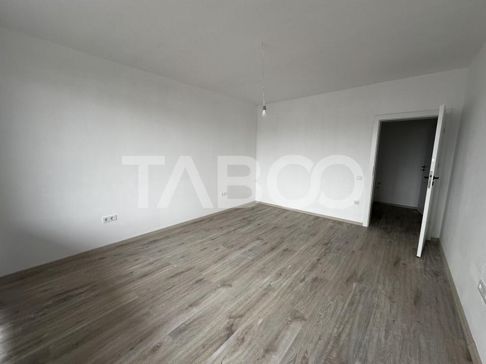 Apartament decomandat de vanzare 52 mpu 2 camere 2 logii loc parcare