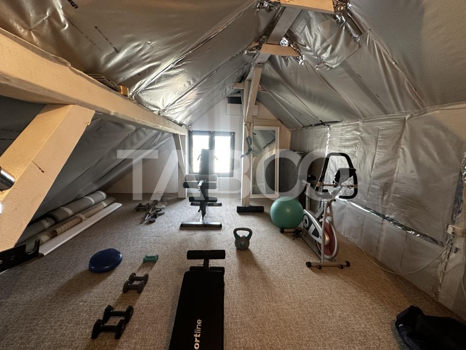 Apartament decomandat de vanzare 55 mpu 2 camere pod in Selimbar