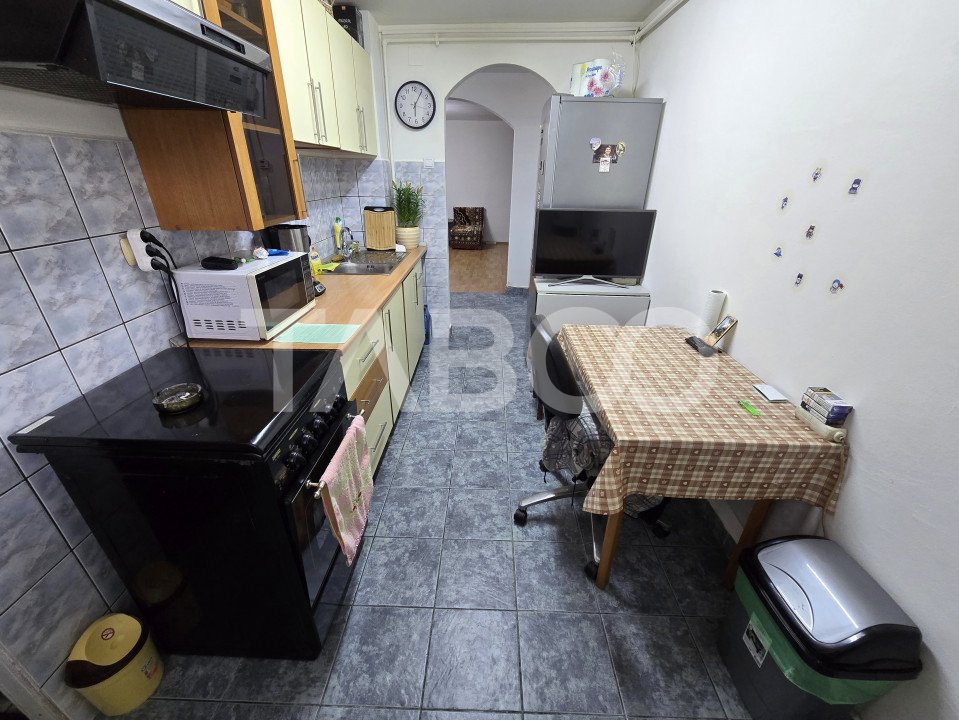 Apartament decomandat de vanzare 59 utili balcon pod zona Dioda Sibiu
