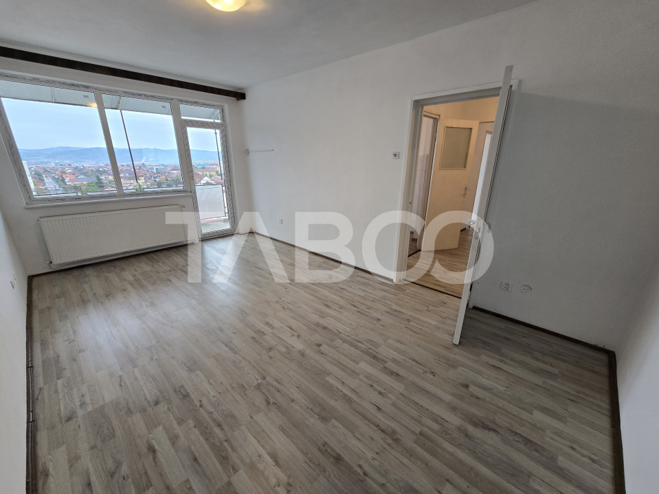 Apartament decomandat de vanzare cu 3 camere balcon zona Mihai Viteazu in Sibiu - Mihai Viteazu