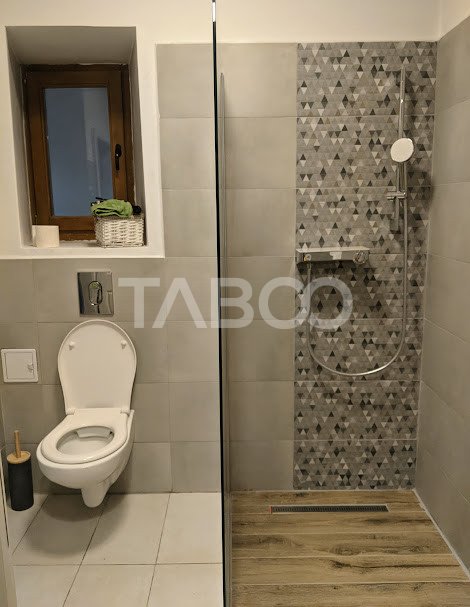 Apartament decomandat de vanzare cu pivnita in Centrul Istoric Sibiu 