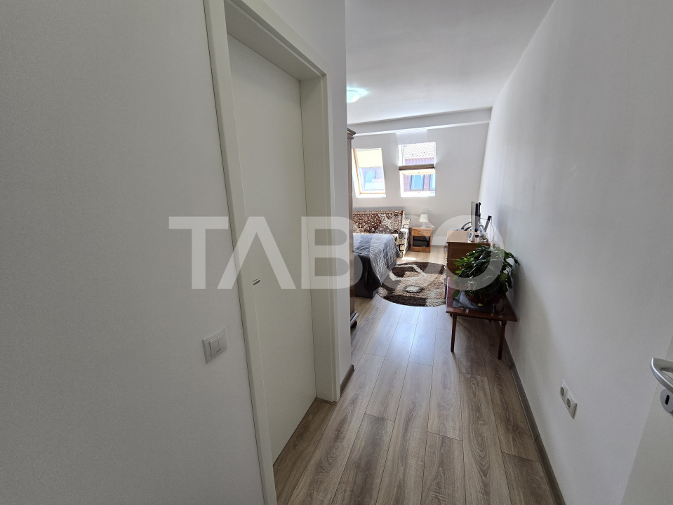 Apartament decomandat de vanzare mobilat 65 utili balcon parcare Sibiu