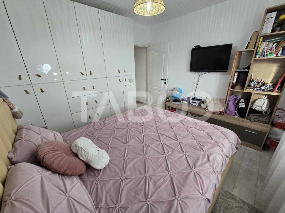 Apartament decomandat de vanzare mobilat pivnita Vasile Aaron Sibiu 