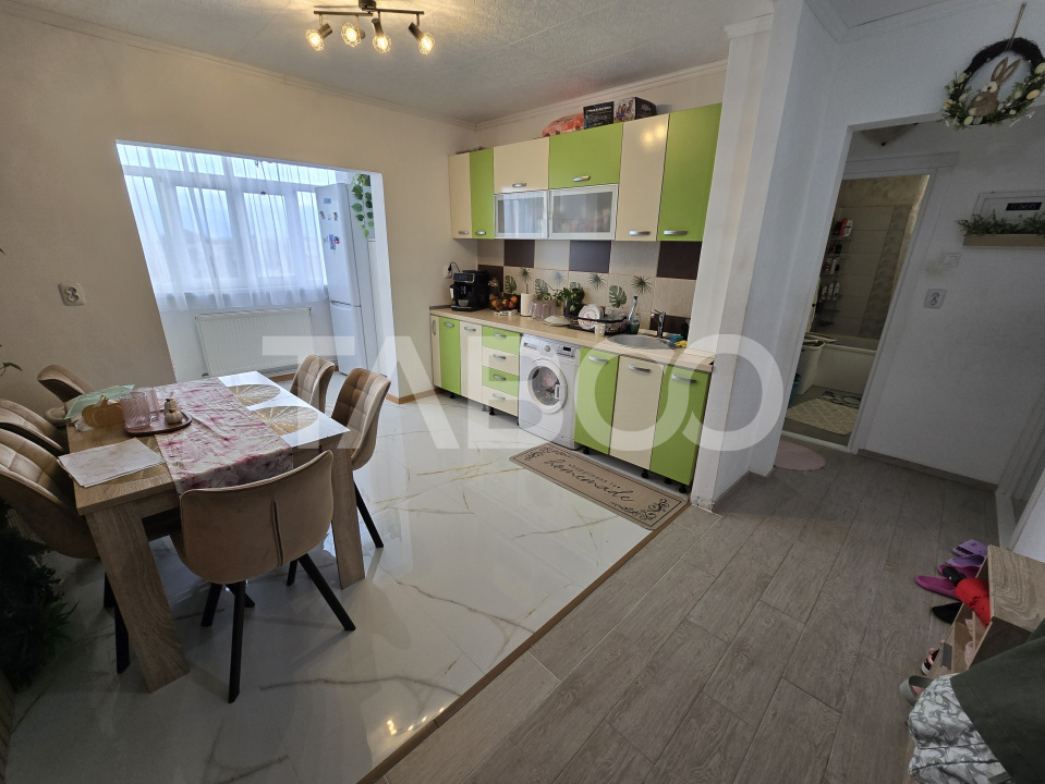 Apartament decomandat de vanzare mobilat pivnita Vasile Aaron Sibiu 