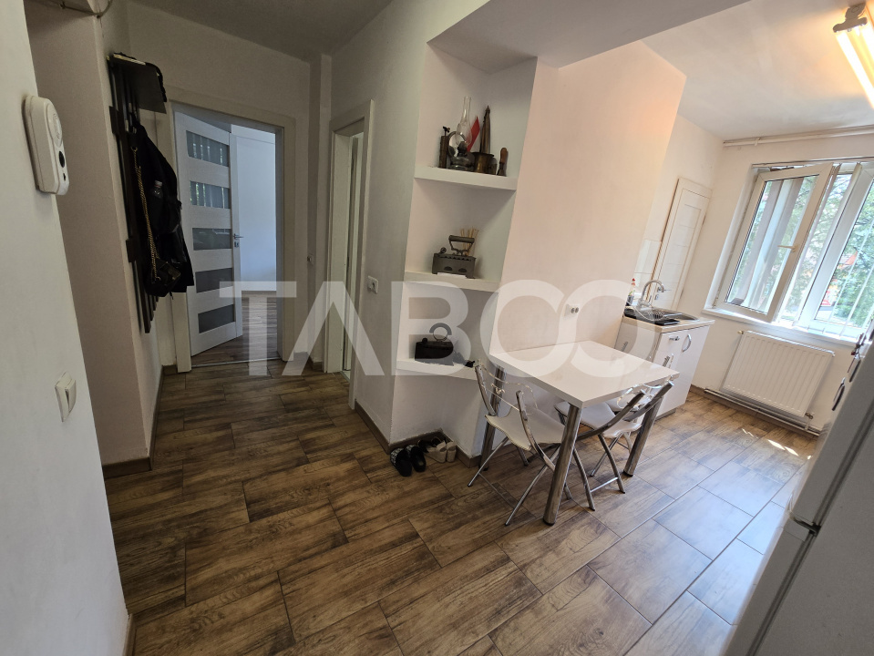 Apartament decomandat de vanzare renovat etajul 1 zona Central Sibiu