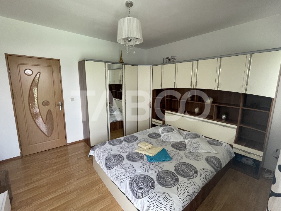 Apartament decomandat etaj 1 cu 2 camere 60 mpu si balcon Selimbar