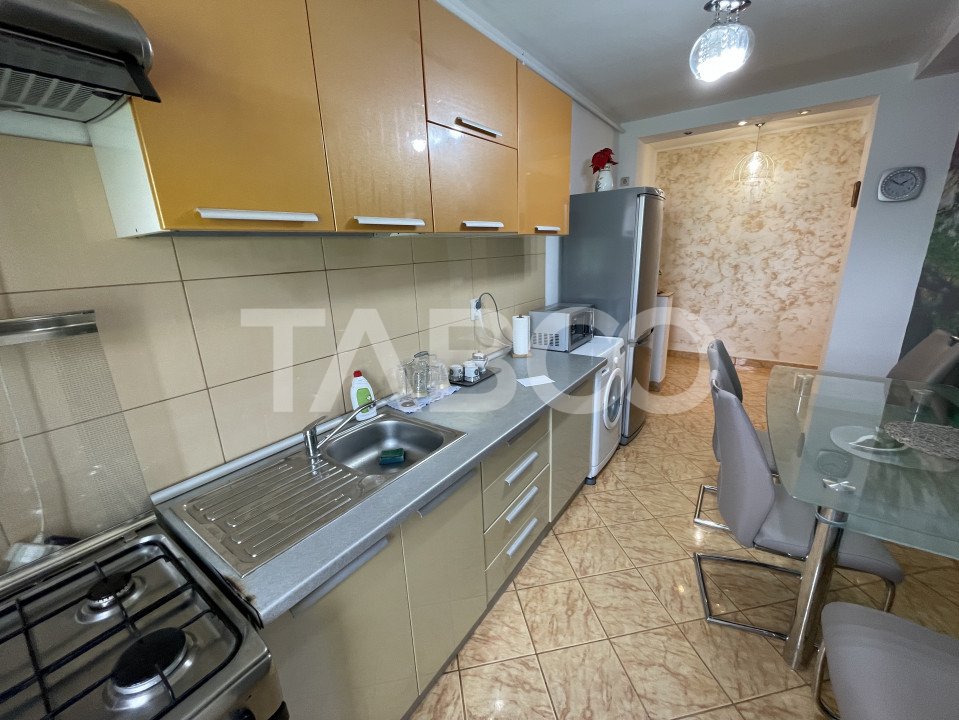 Apartament decomandat etaj 1 cu 2 camere 60 mpu si balcon Selimbar