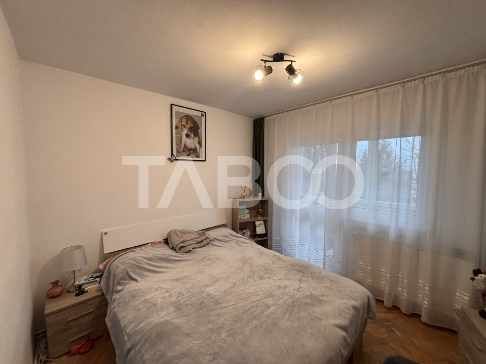 Apartament decomandat etaj 2 + pivnita 3 camere 55 mpu  Valea Aurie