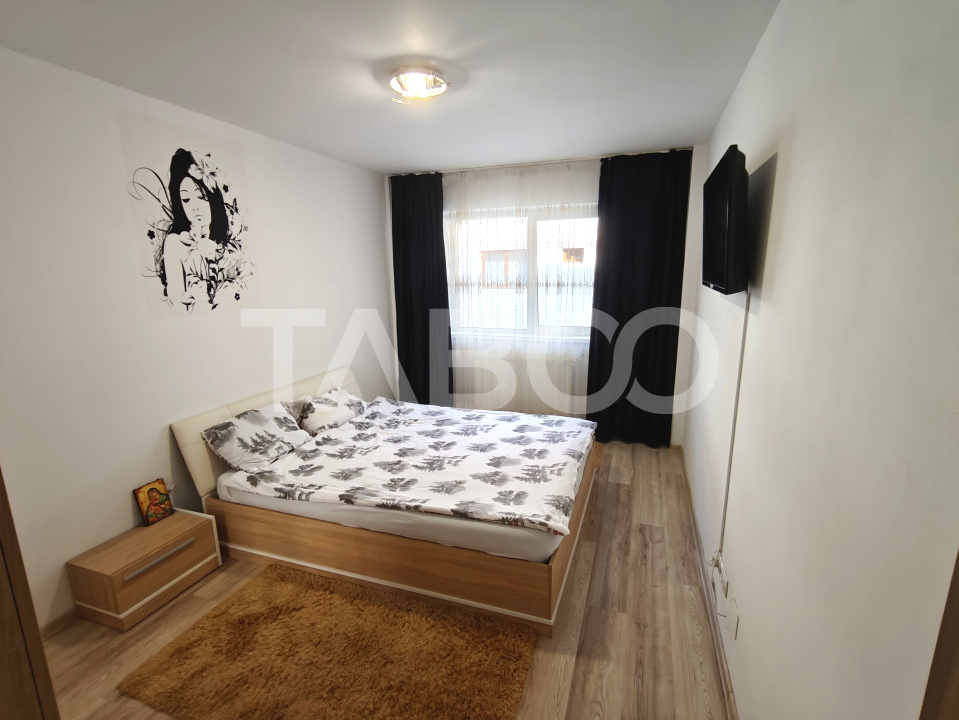 Apartament decomandat in bloc cu lift - 2 camere si bucatarie separata