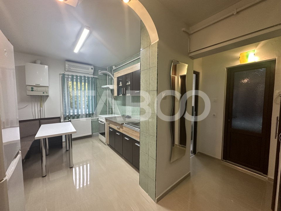 Apartament decomandat renovat etaj 2 zona Mihai Viteazul