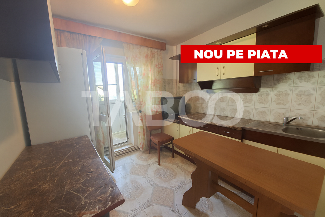 Apartament decomandat Strand 2 camere balcon etaj intermediar 3