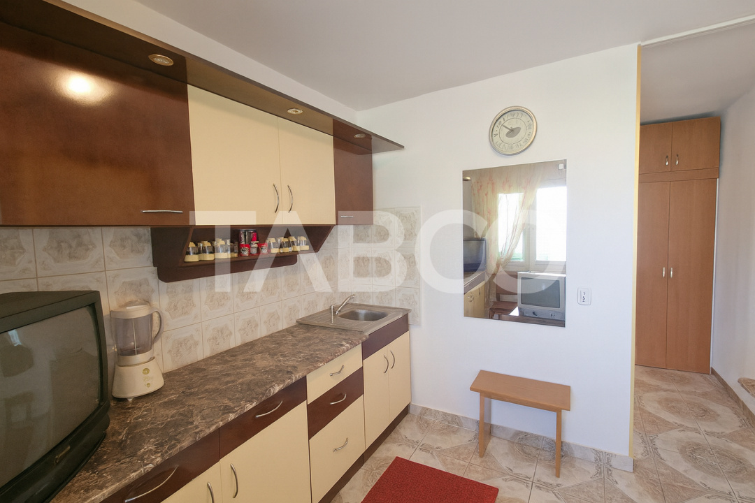 Apartament decomandat Strand 2 camere balcon etaj intermediar 3