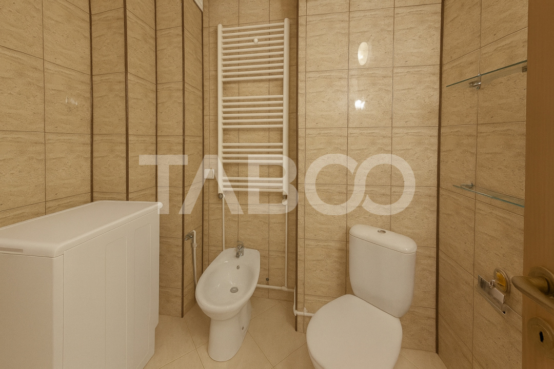 Apartament decomandat Strand 2 camere balcon etaj intermediar 3