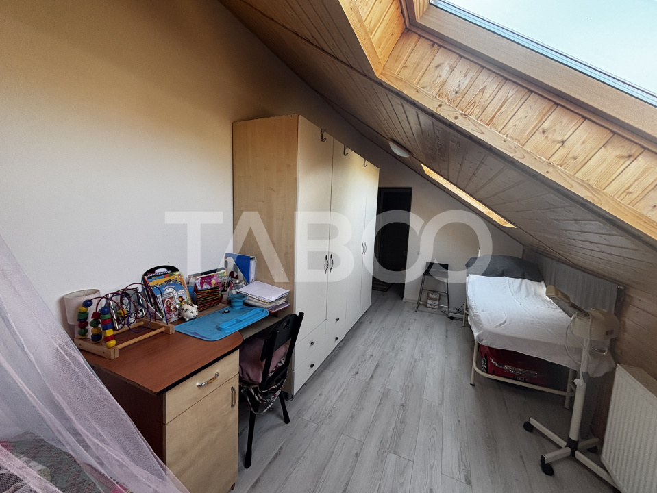 Apartament decomandat vanzare 2 camere 76 mp zona Tiglari