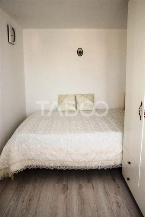 Apartament decomandat vanzare 2 camere 76 mp zona Tiglari