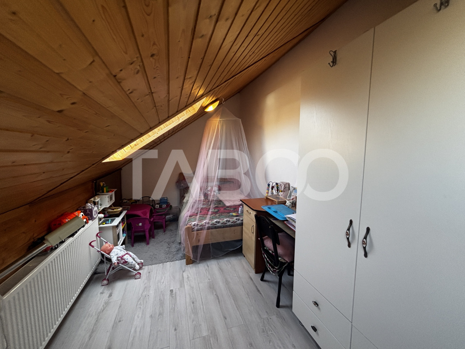 Apartament decomandat vanzare 2 camere 76 mp zona Tiglari