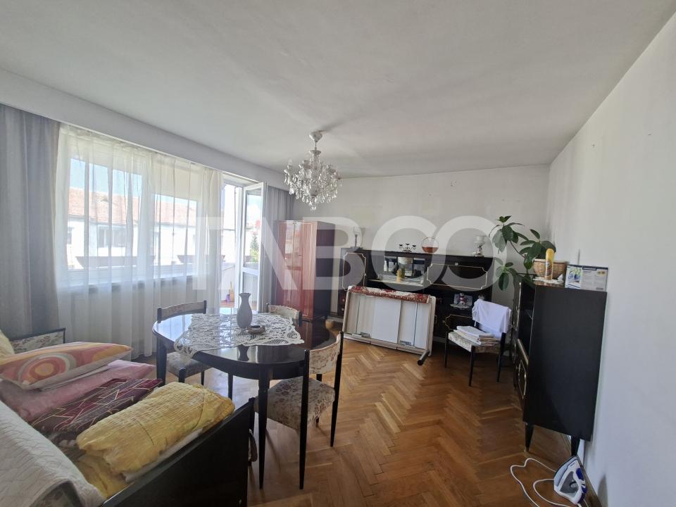 Apartament decomandat vanzare3 camere 66 mpu pivnita Mihai Viteazul