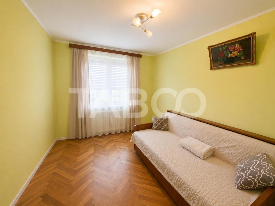 Apartament decomandat vanzare3 camere 66 mpu pivnita Mihai Viteazul