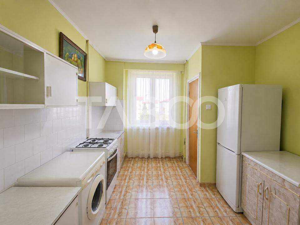 Apartament decomandat vanzare3 camere 66 mpu pivnita Mihai Viteazul