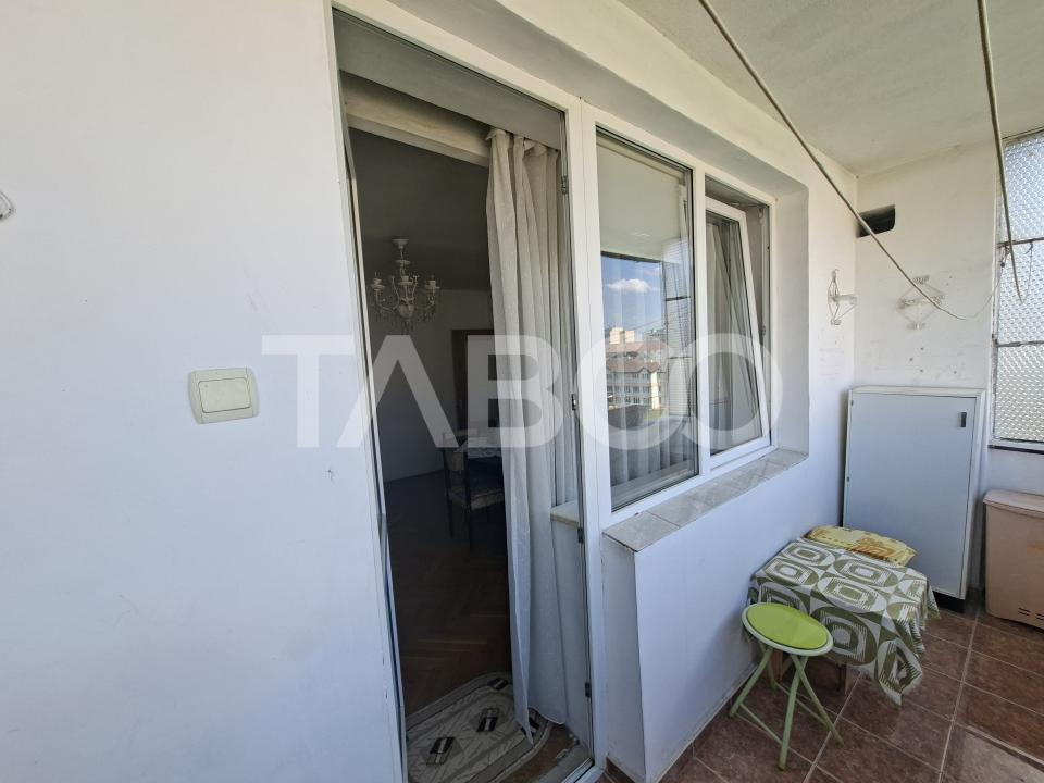Apartament decomandat vanzare3 camere 66 mpu pivnita Mihai Viteazul