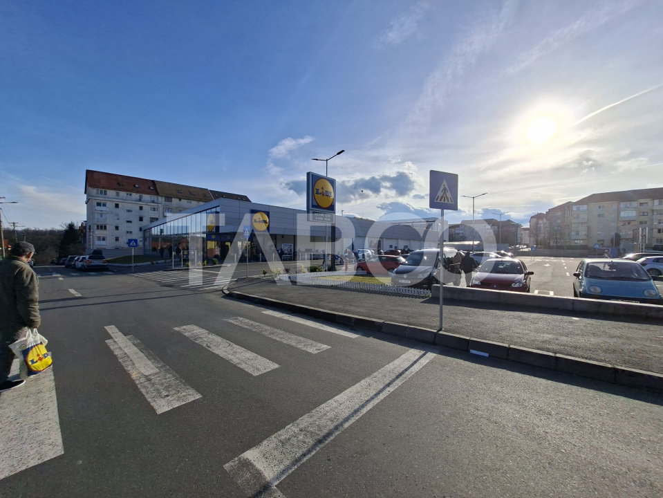 Apartament etaj 1 in zona Calea Poplacii 3 camere si balcon