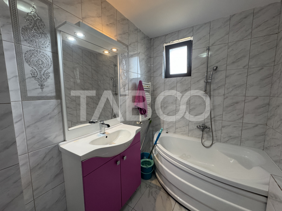 Apartament etaj 2 decomandat 3 camere balcon 69 mpu Selimbar Sibiu