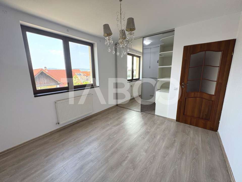 Apartament etaj 2 decomandat 3 camere balcon 69 mpu Selimbar Sibiu