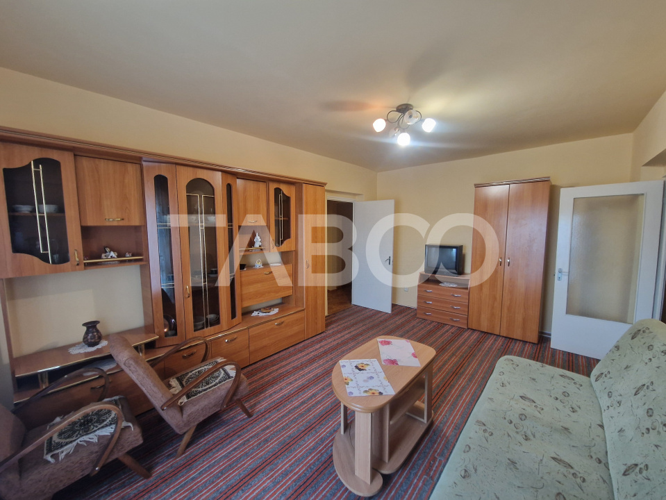 Apartament etaj 2 intermediar 4 camere 2 bai 85 mp zona centrala Sibiu in Sibiu - Uzinei