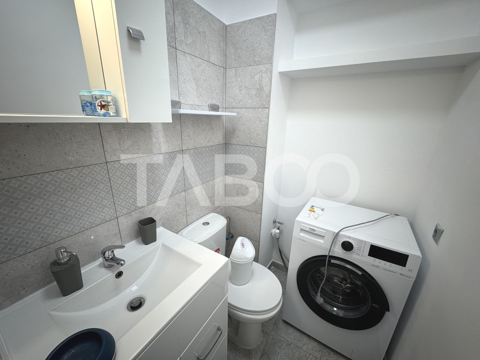 Apartament etaj 3 decomandat cu 3 camere 2 bai 2 balcoane Strand Sibiu