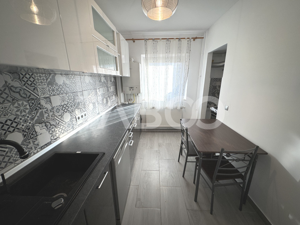 Apartament etaj 3 decomandat cu 3 camere 2 bai 2 balcoane Strand Sibiu