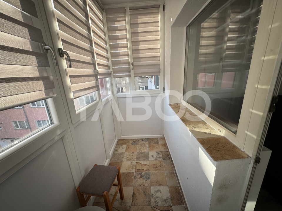 Apartament etaj 3 decomandat cu 3 camere 2 bai 2 balcoane Strand Sibiu